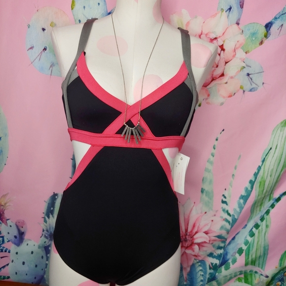 NEW 《 California Kisses 》 Black Cut Out Monokini One Piece Swim Dance Zip XL - Picture 2 of 16